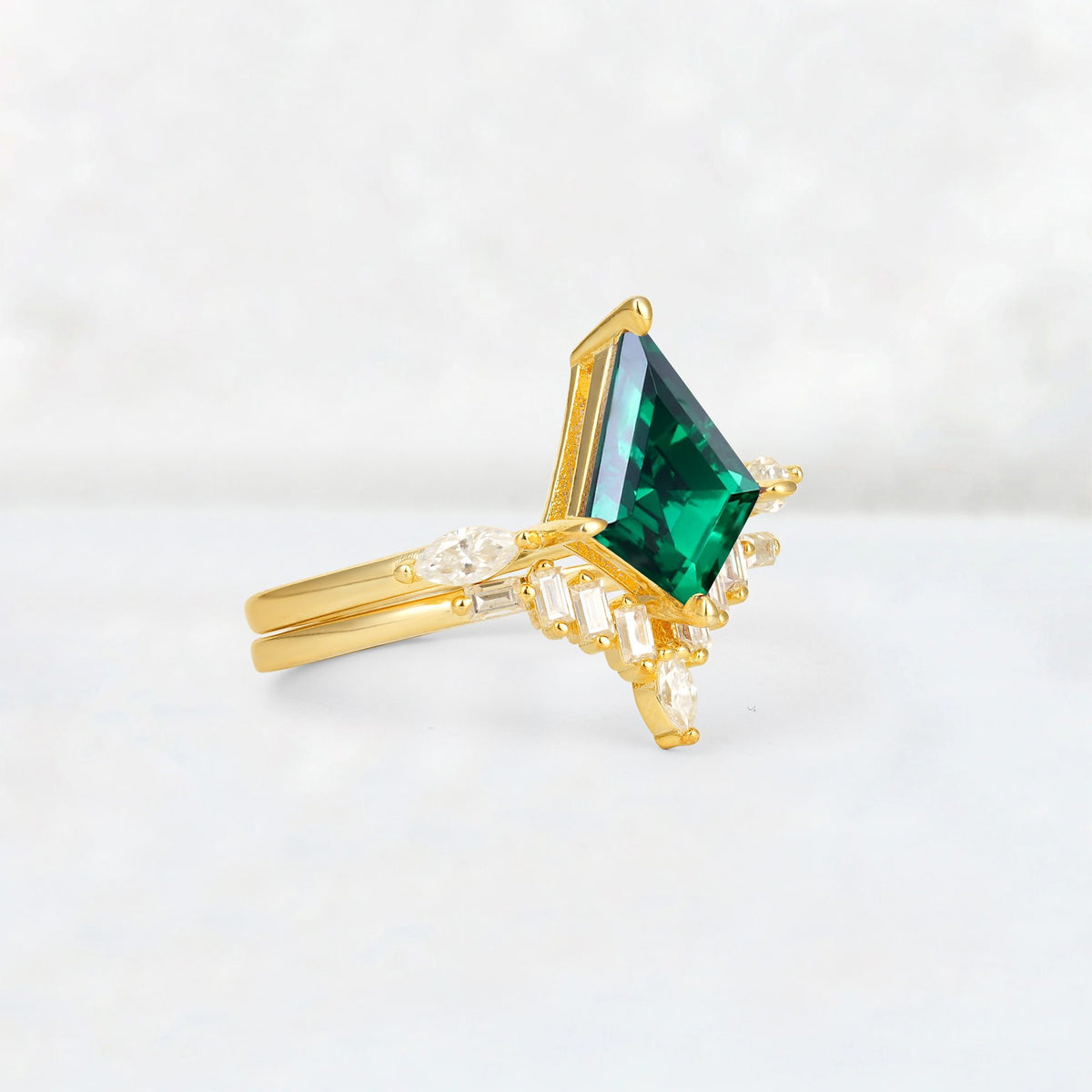 Elongated Kite Cut Emerald Marquise & Baguette Bridal Ring Set - Rose-Gold
