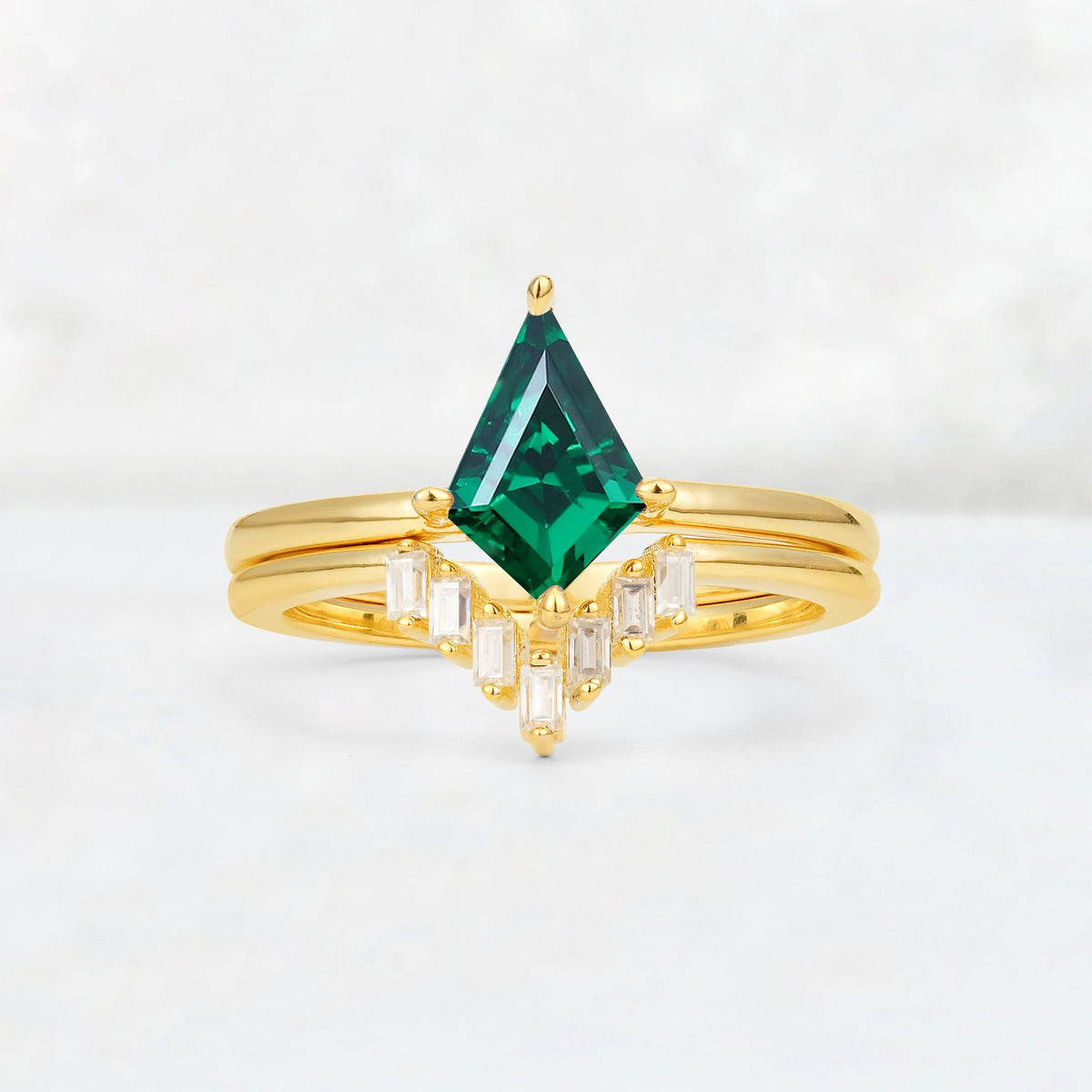 Kite Cut Emerald Baguette Chevron Bridal Ring Set - Yellow-Gold