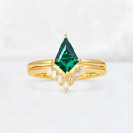 Kite Cut Emerald Baguette Chevron Bridal Ring Set - Yellow-Gold