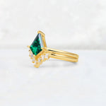 Kite Cut Emerald Baguette Chevron Bridal Ring Set - Rose-Gold