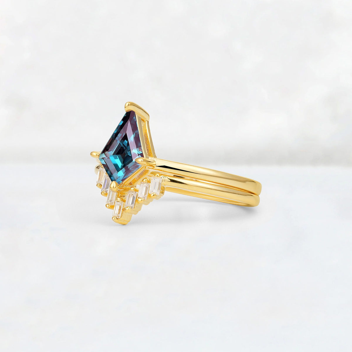 Kite Cut Alexandrite Baguette Chevron Bridal Ring Set - Rose-Gold