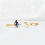 Kite Cut Alexandrite Baguette Chevron Bridal Ring Set - Additional view