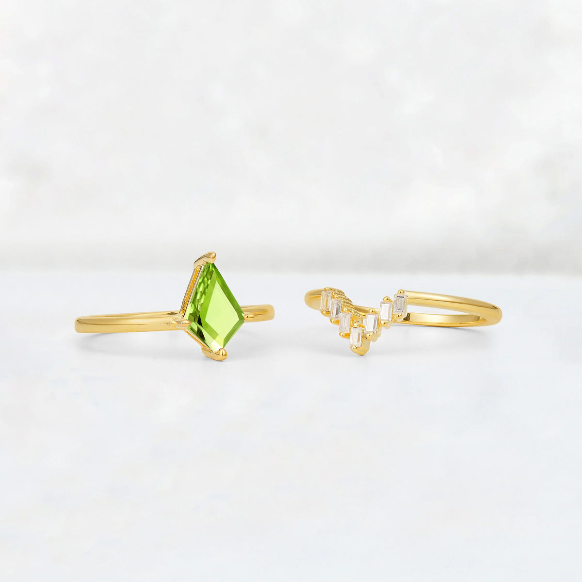 Kite Cut Peridot Baguette Chevron Bridal Ring Set - Additional view