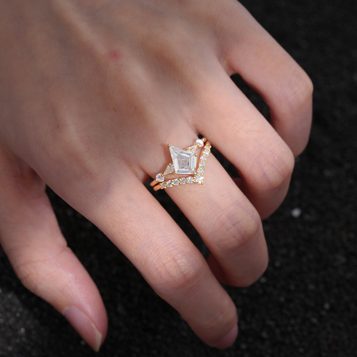 Classic 4 Prong Sparkling Kite-Cut Moissanite Bridal Ring Set