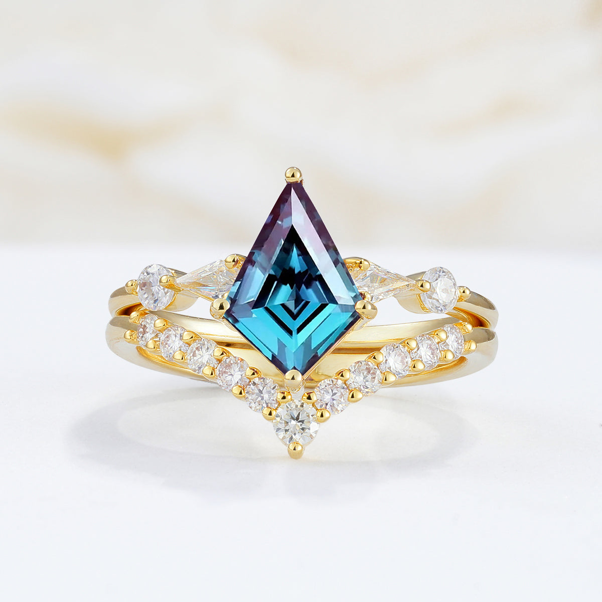 SR17101 Alexandrite Ring - Yellow-Gold
