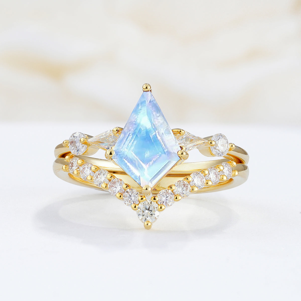 SR17101 Moonstone Ring - Yellow-Gold