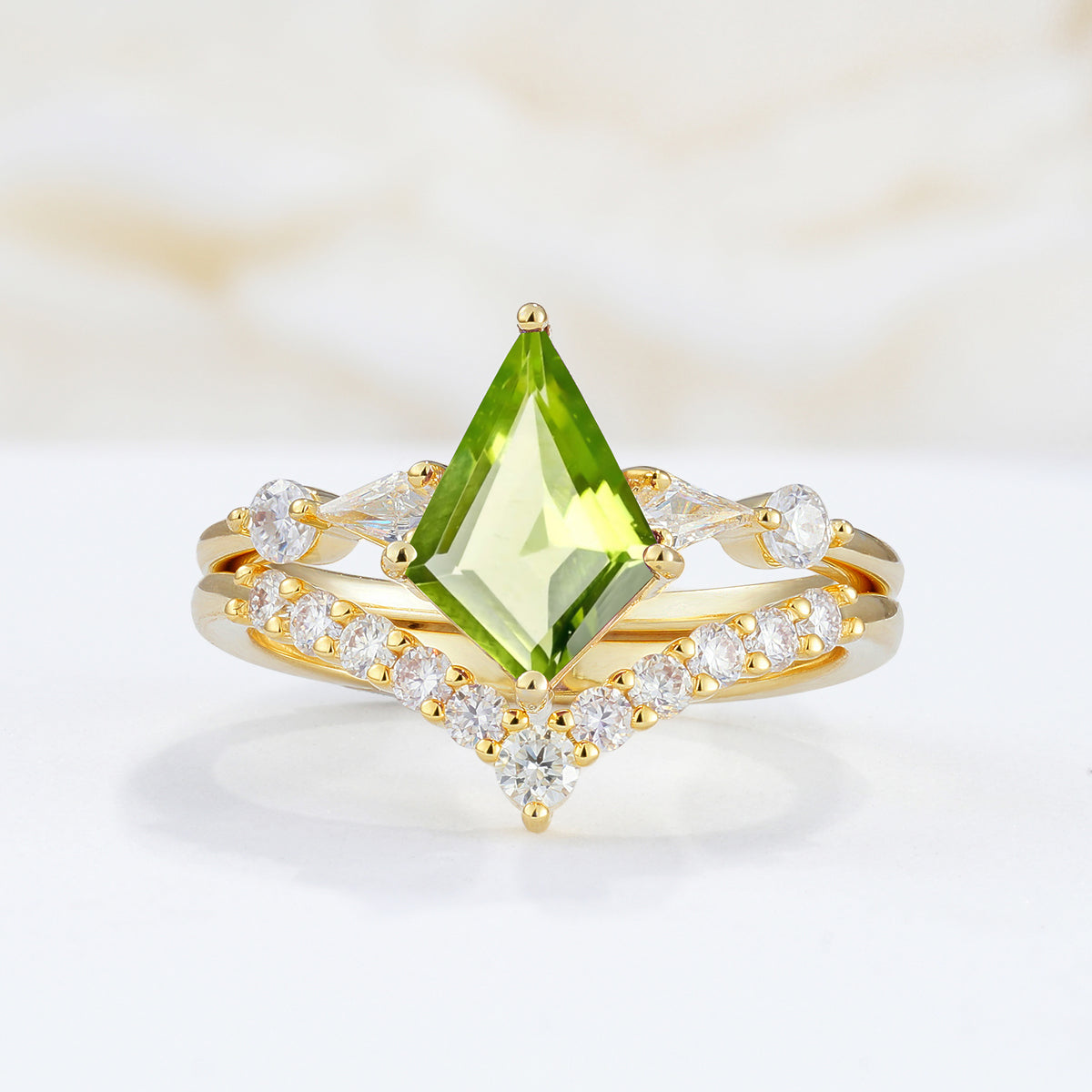 SR17101 Peridot Ring - Yellow-Gold