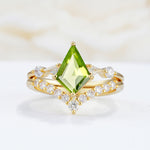SR17101 Peridot Ring - Yellow-Gold