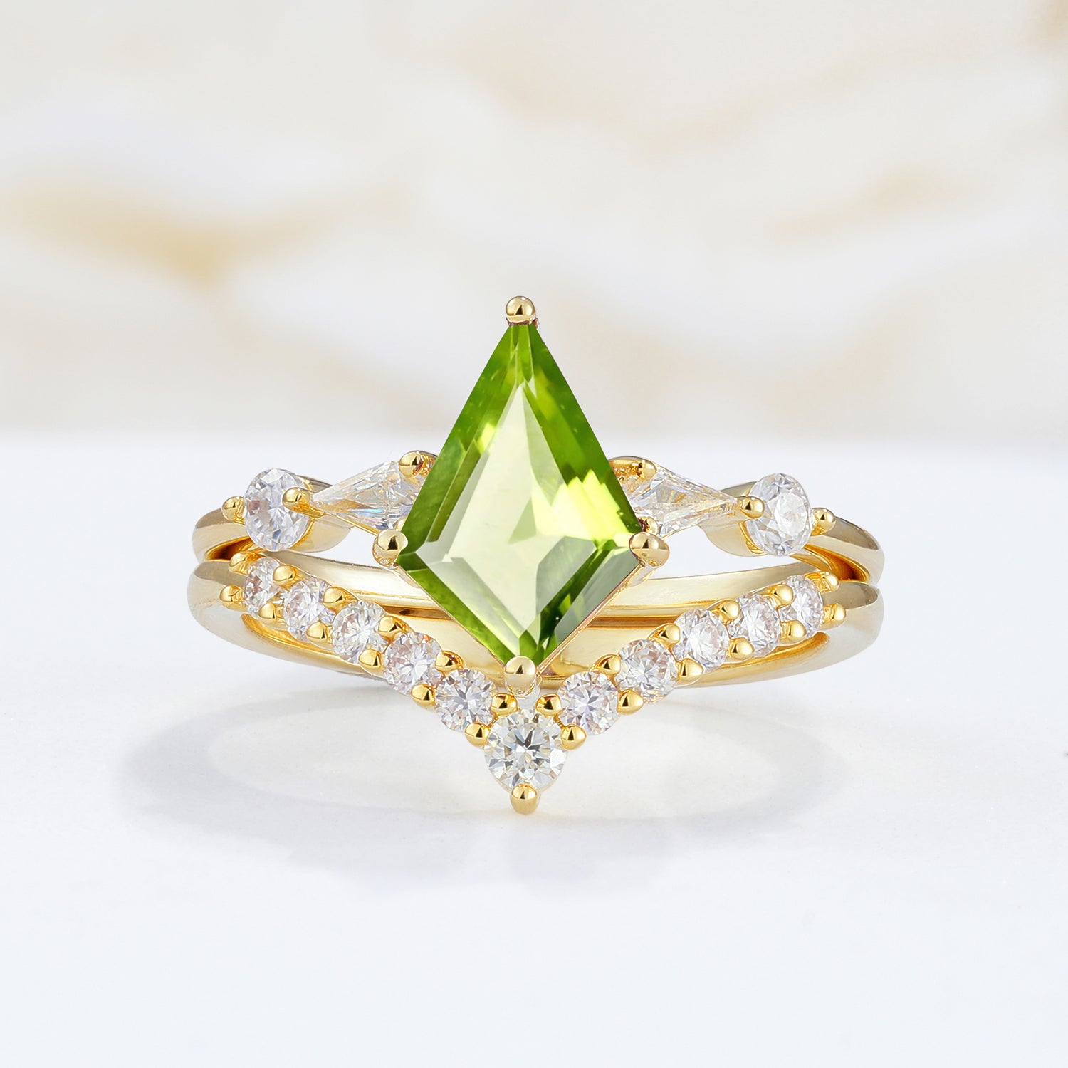 SR17101 Peridot Ring - Yellow-Gold