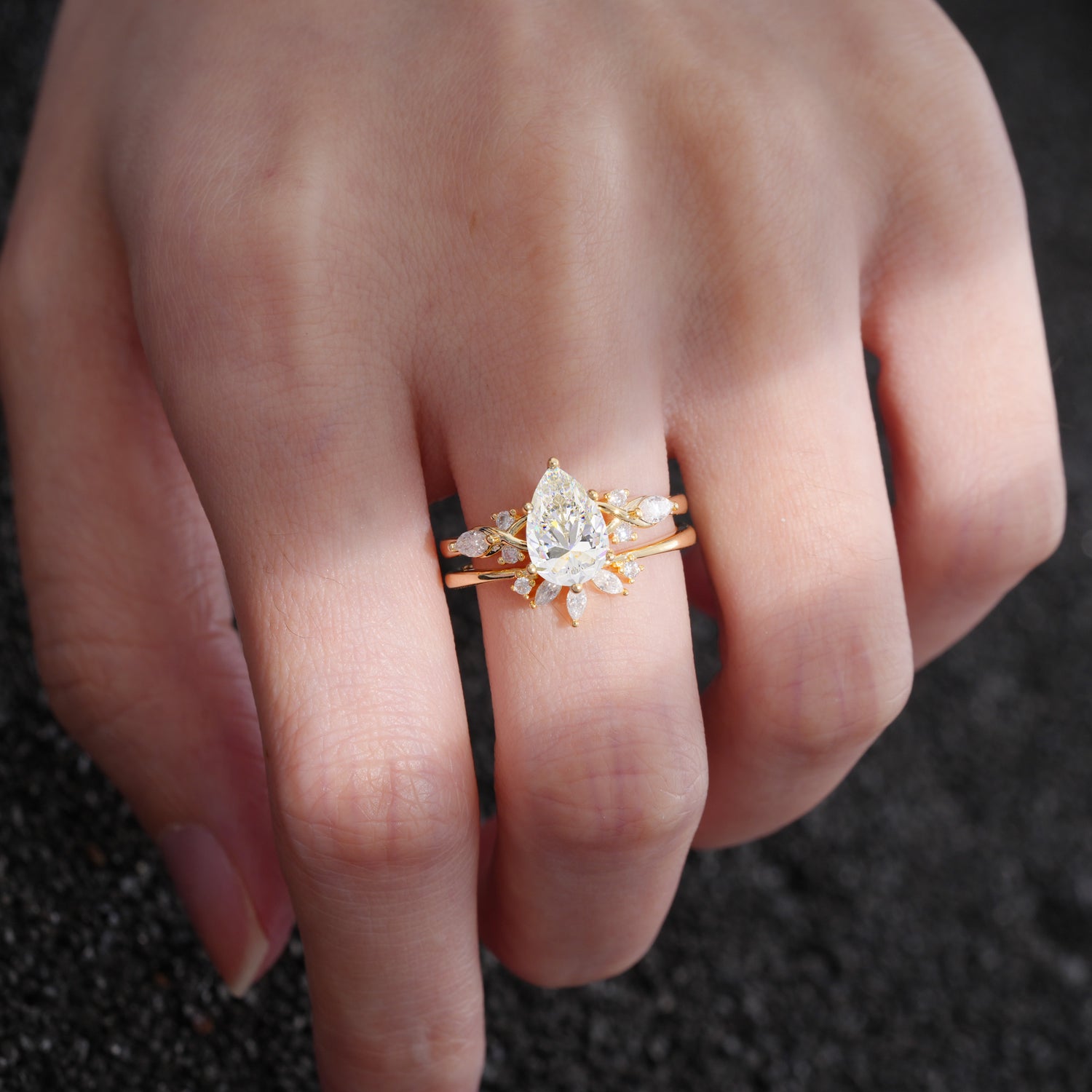 Elegant Pear Cut Moissanite Bridal Ring Set for Wedding