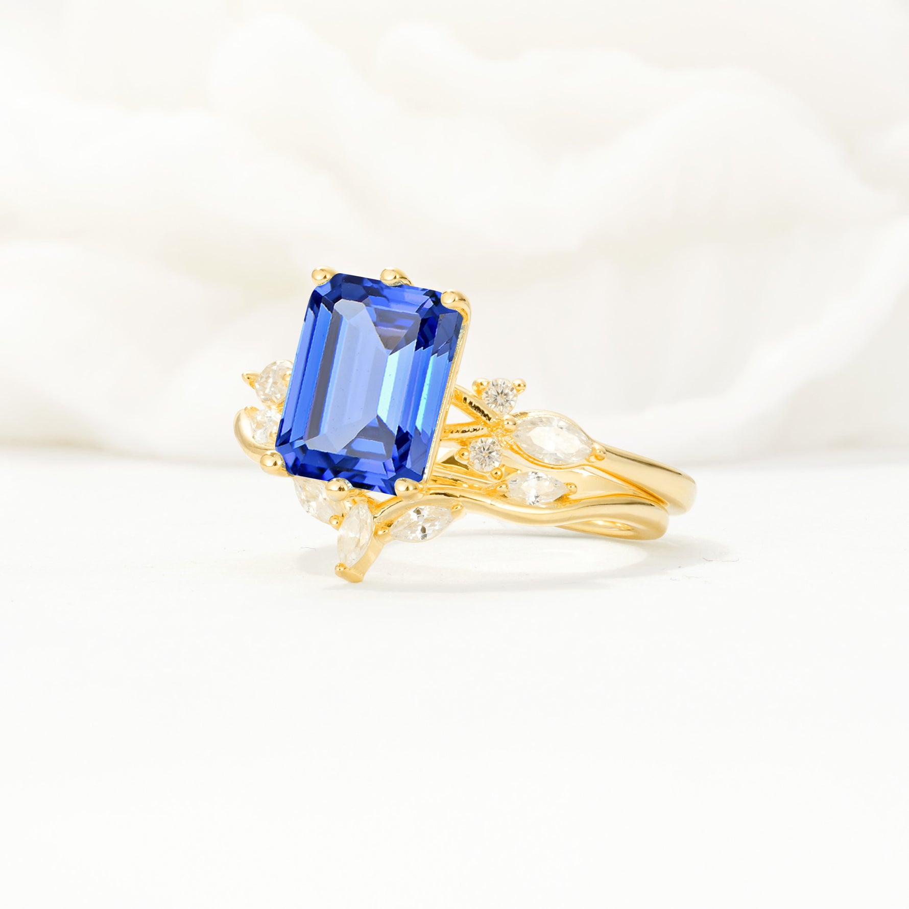 SR17109 Sapphire Ring - White-Gold