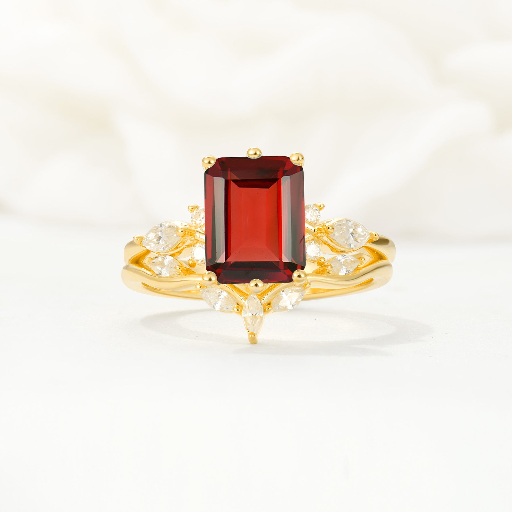 SR17109 Garnet Ring - Yellow-Gold