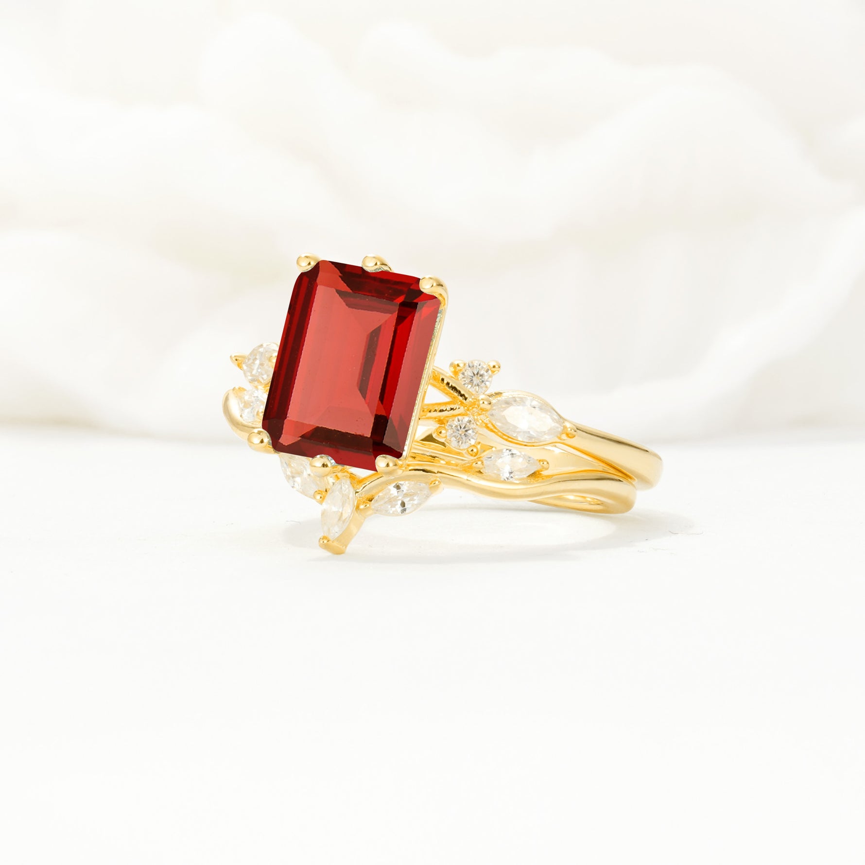 SR17109 Garnet Ring - White-Gold