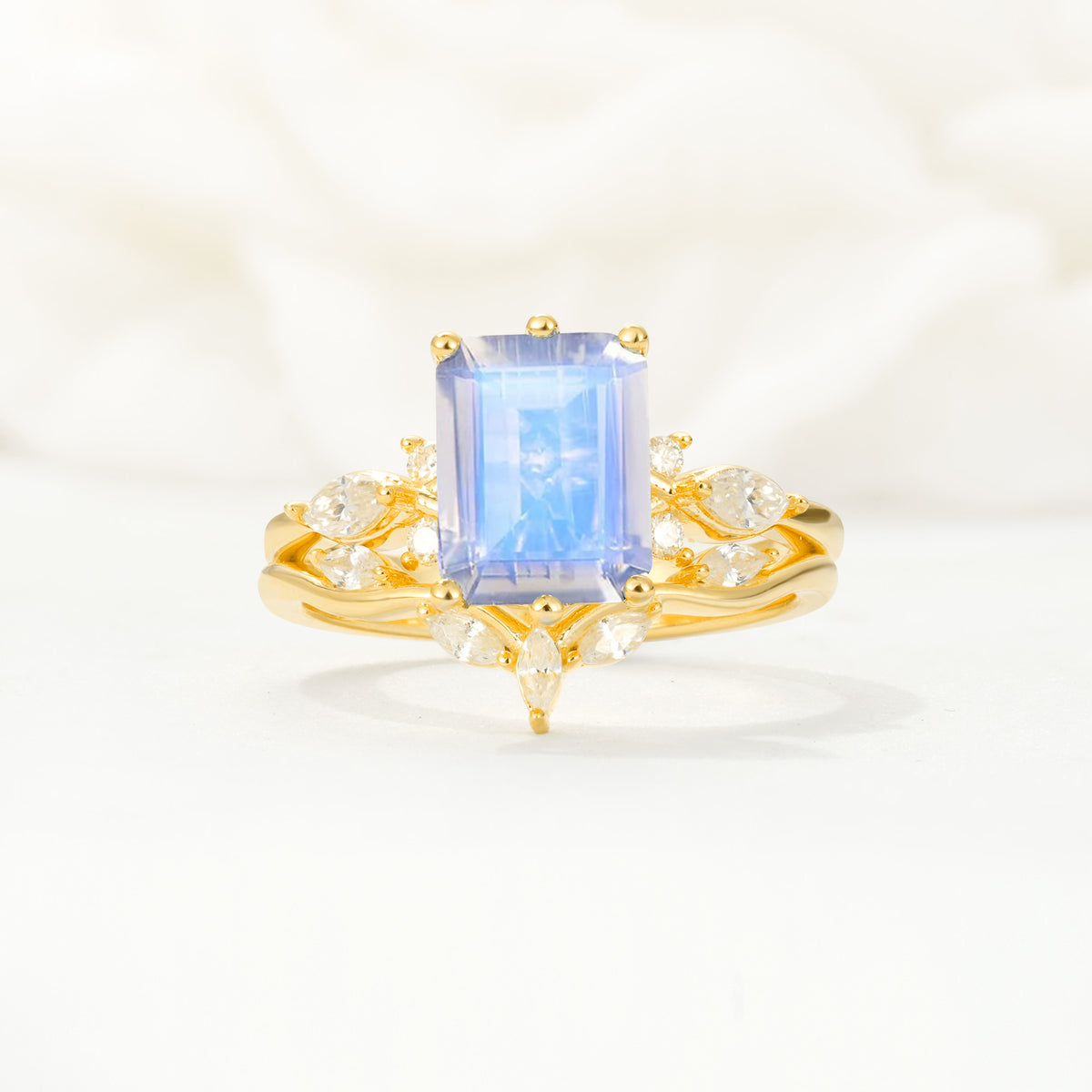 SR17109 Moonstone Ring - Yellow-Gold