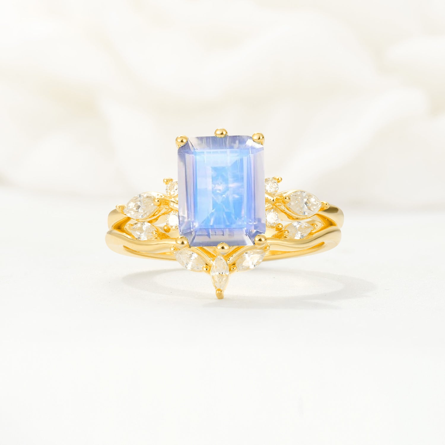 SR17109 Moonstone Ring - Yellow-Gold