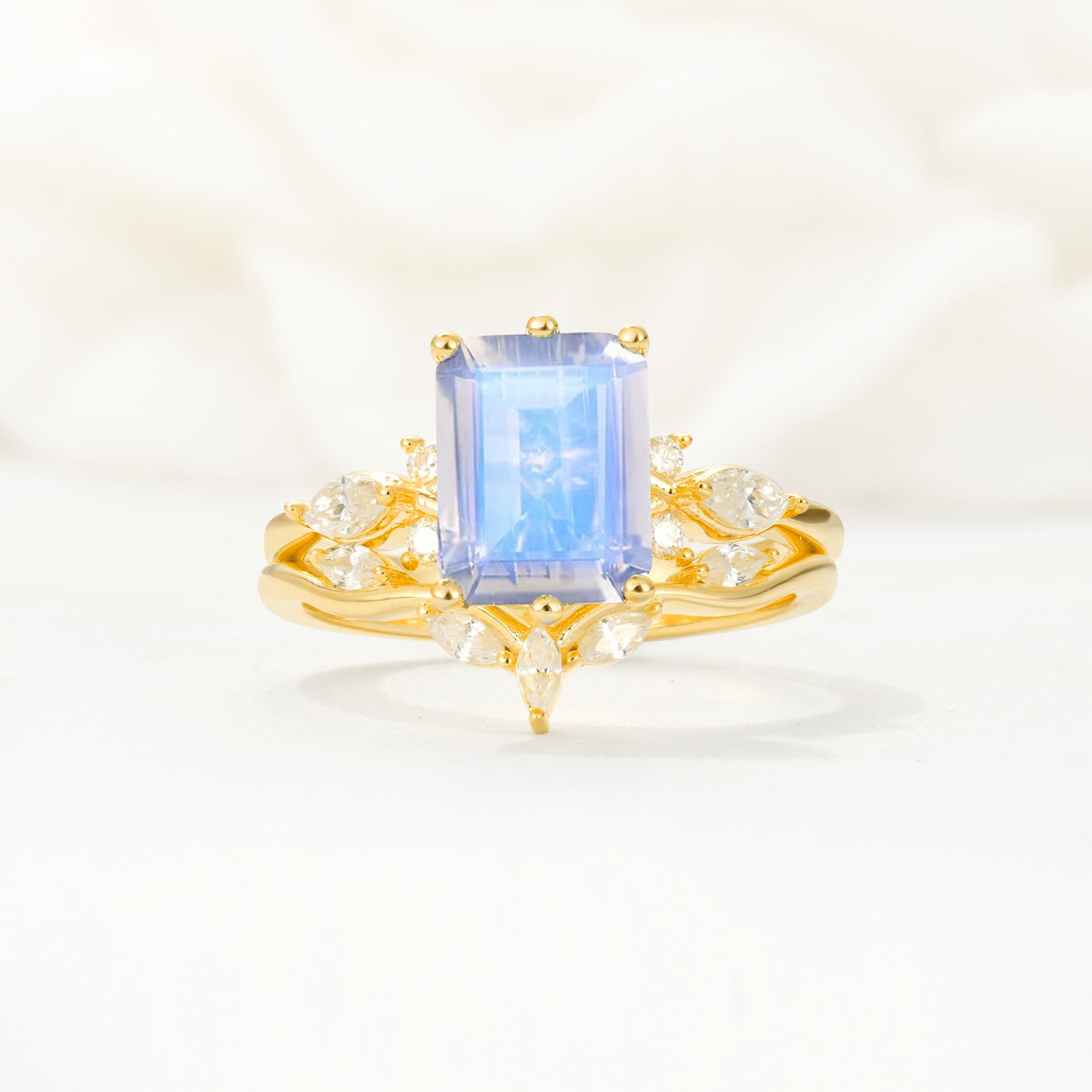 SR17109 Moonstone Ring - Yellow-Gold