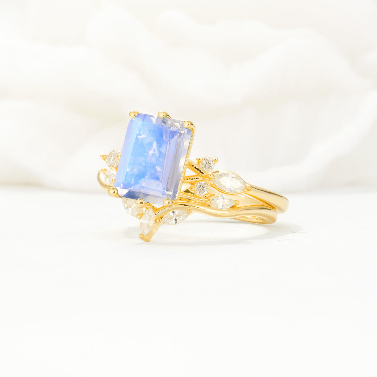 SR17109 Moonstone Ring - White-Gold