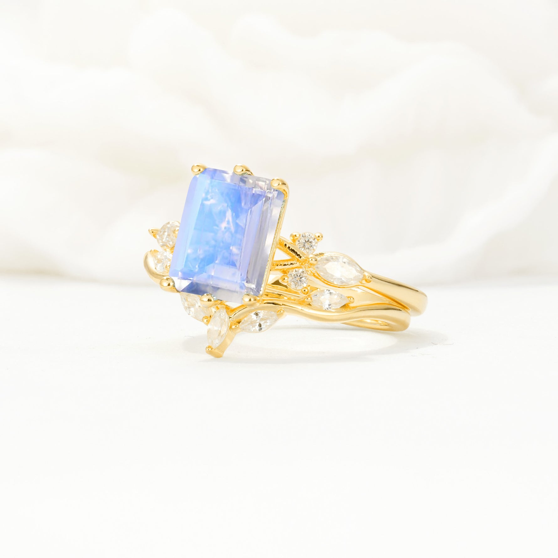 SR17109 Moonstone Ring - White-Gold