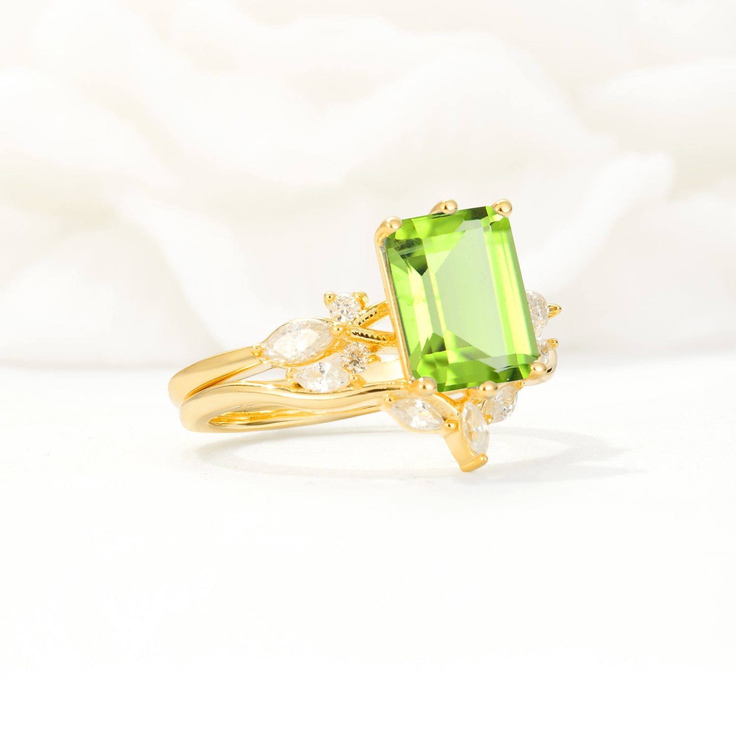 SR17109 Peridot Ring - Rose-Gold