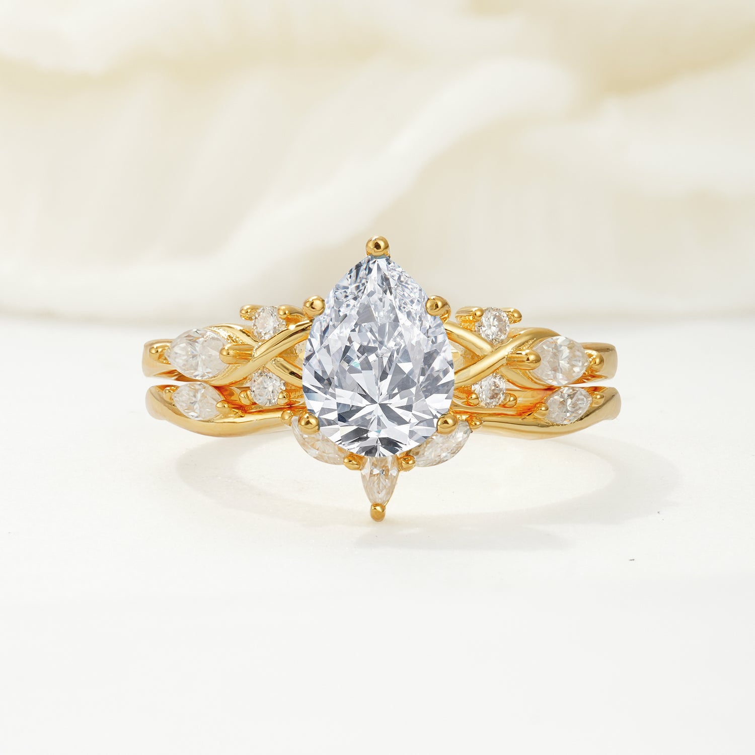 Nature-Inspired Luxury Pear-Cut Lab Diamond Bridal Ring Set