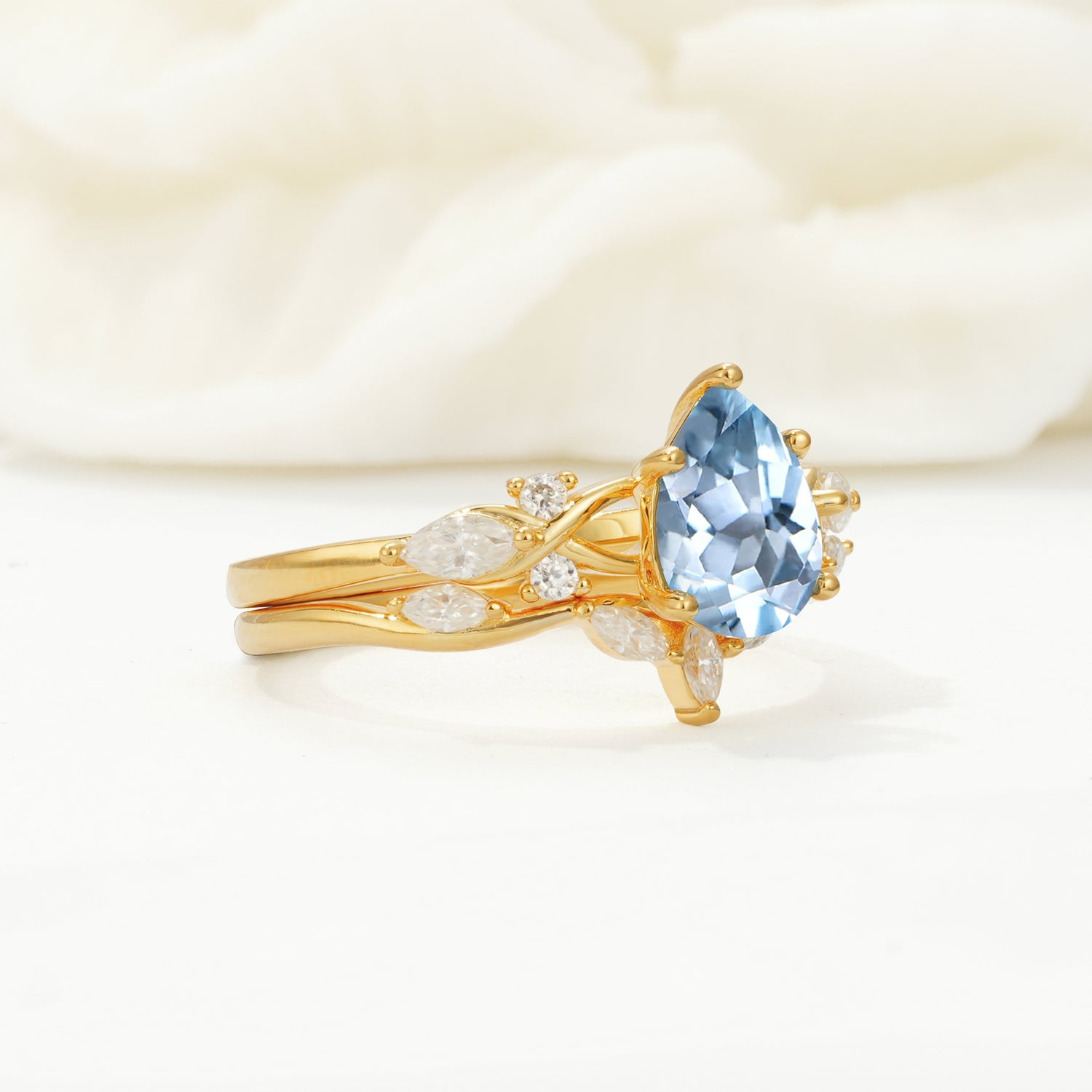 Nature-Inspired Luxury Pear-Cut Aquamarine Bridal Ring Set
