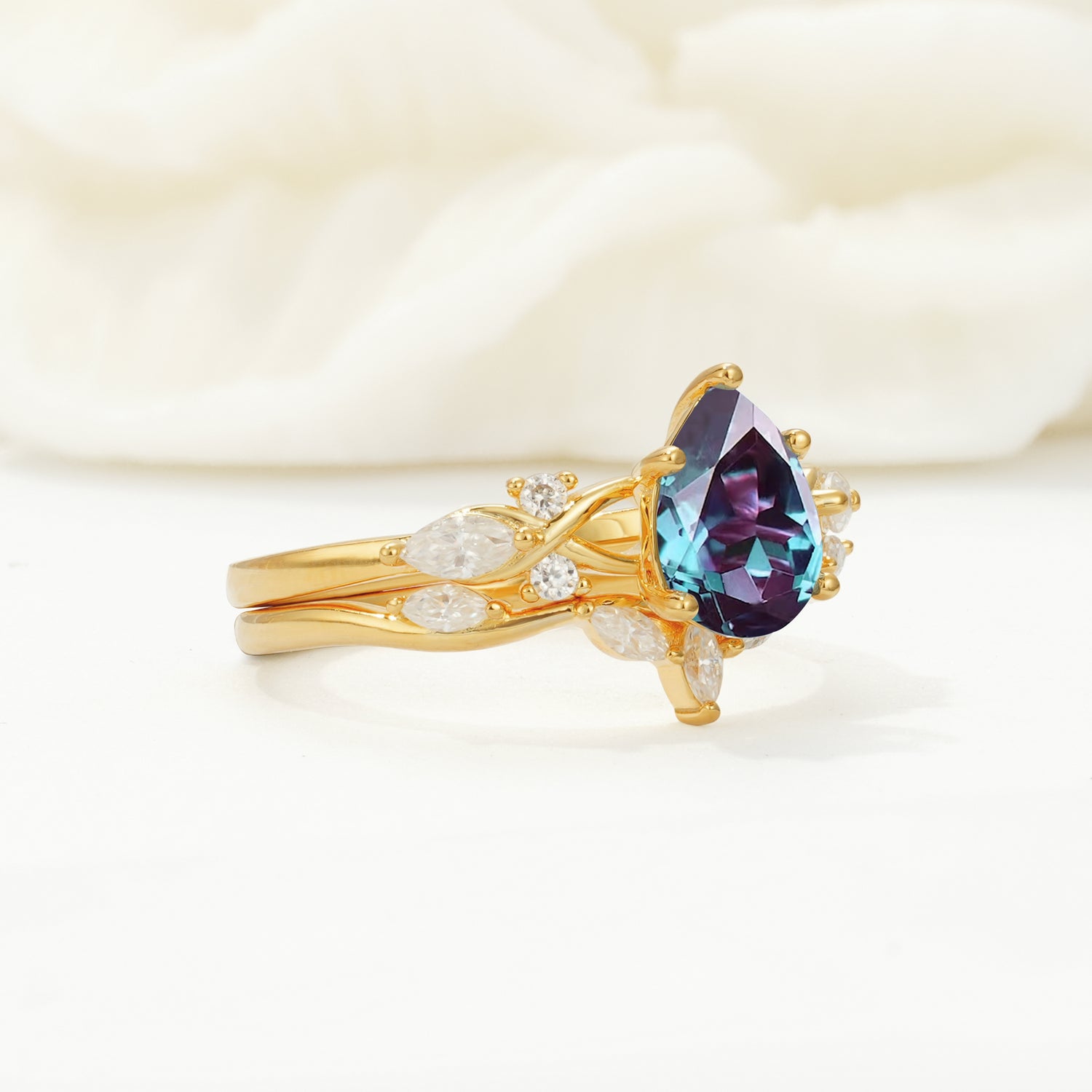 Nature-Inspired Luxury Pear-Cut Alexandrite Bridal Ring Set