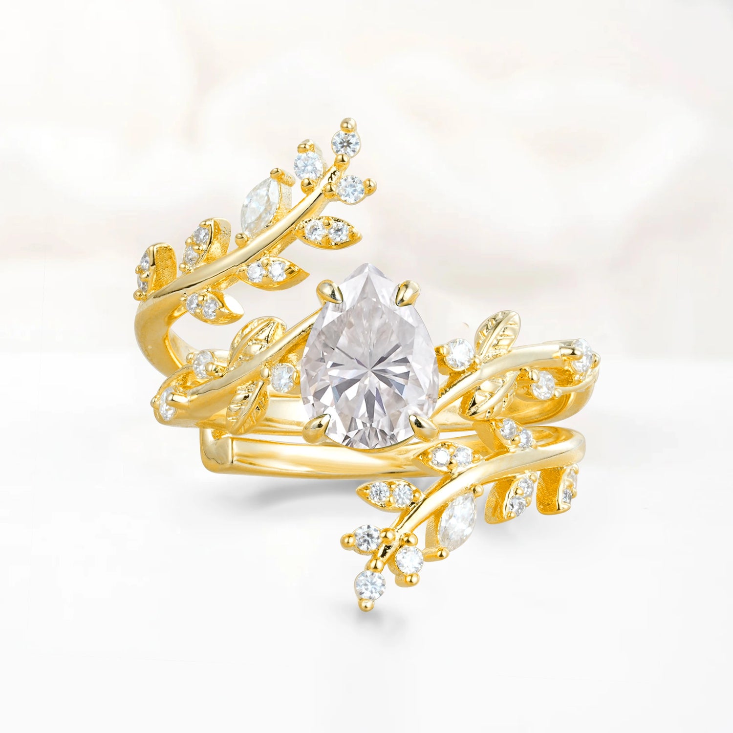 Nature Inspired  Pear Cut Moissanite Bridal Ring Set for Women