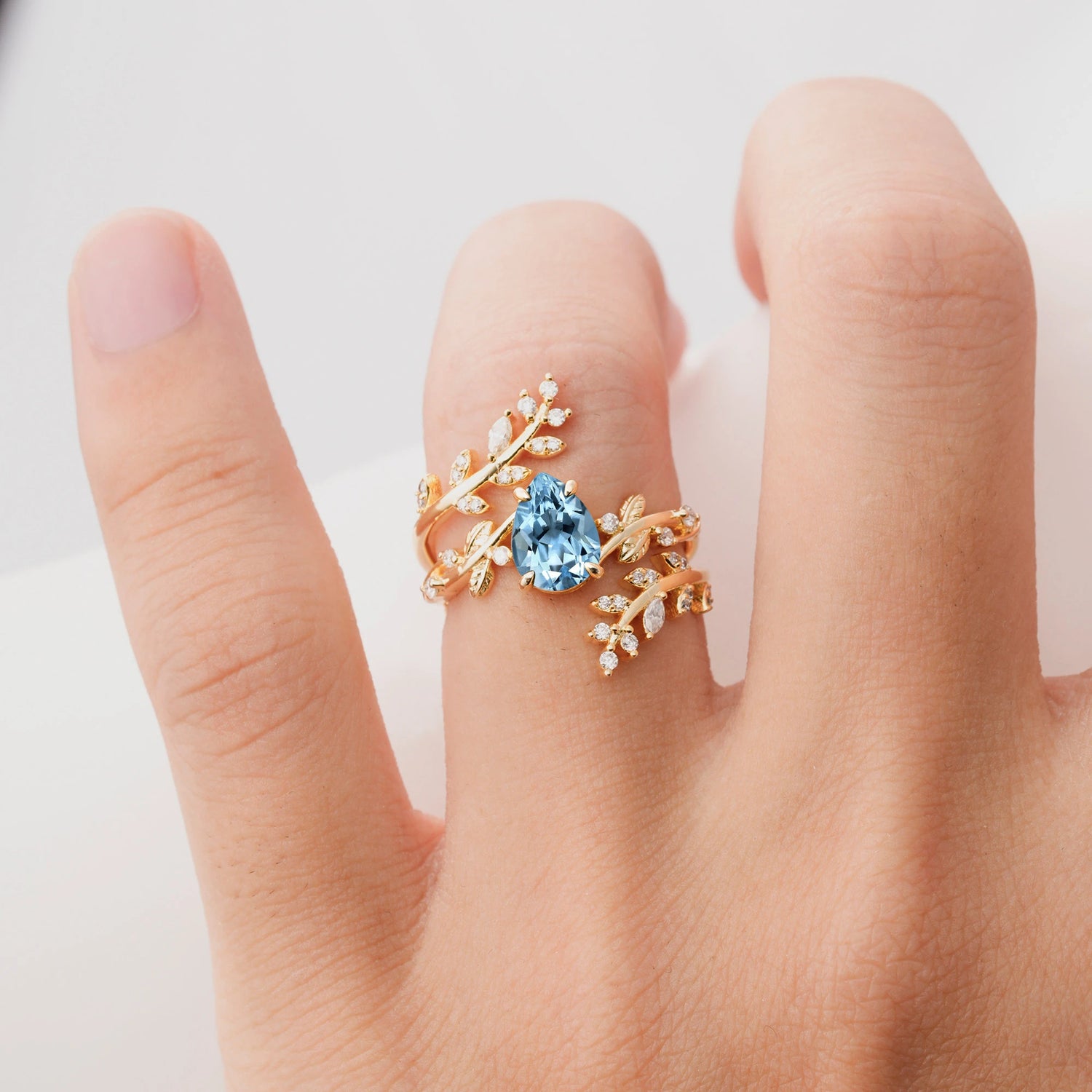 Nature Inspired  Pear Cut Aquamarine Bridal Ring Set for Women