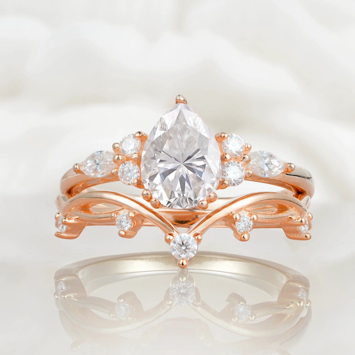 Classic Pear Cut Moissanite Engagement Ring Set for Women