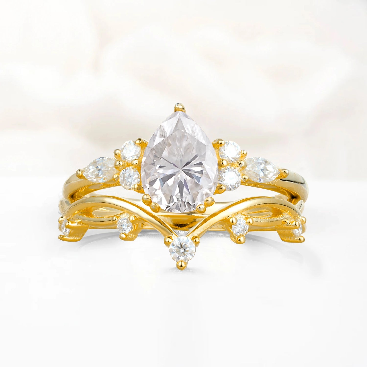 Classic Pear Cut Moissanite Engagement Ring Set for Women