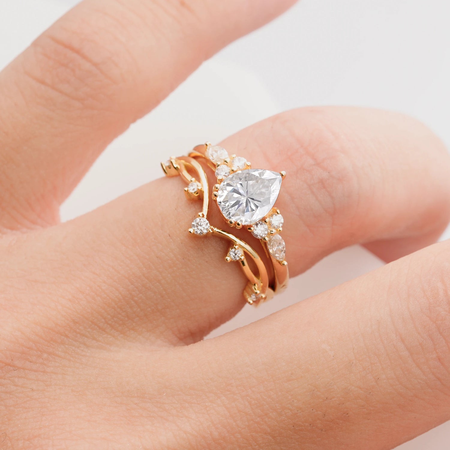 Classic Pear Cut Moissanite Engagement Ring Set for Women