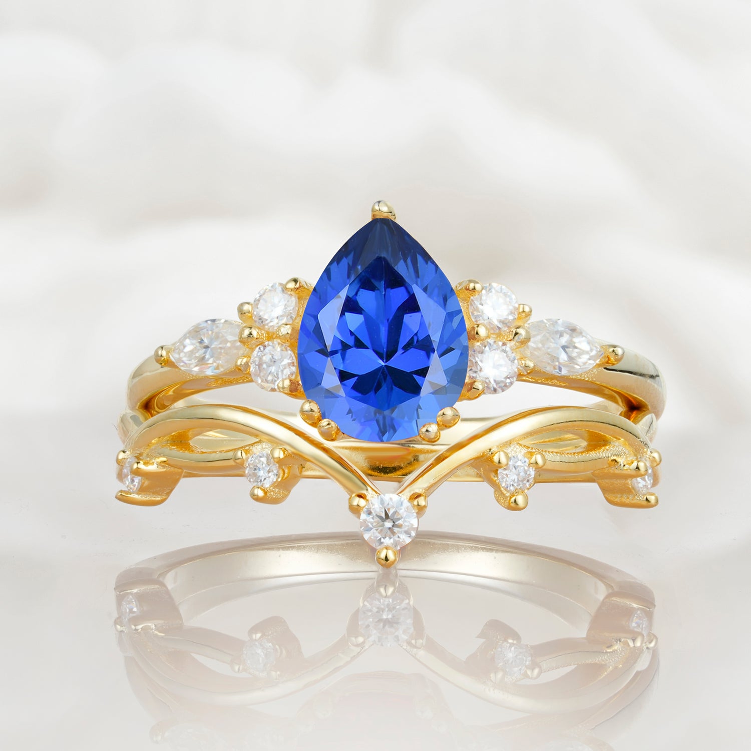Classic Pear Cut Sapphire Engagement Ring Set for Women