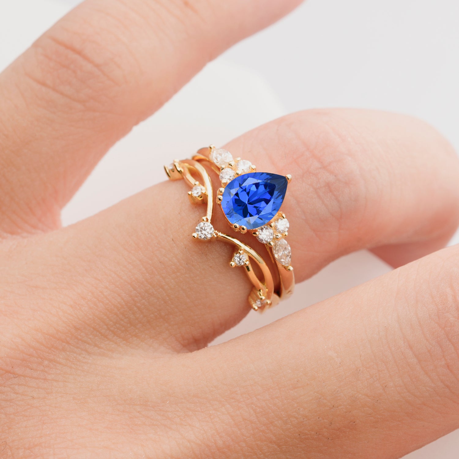 Classic Pear Cut Sapphire Engagement Ring Set for Women
