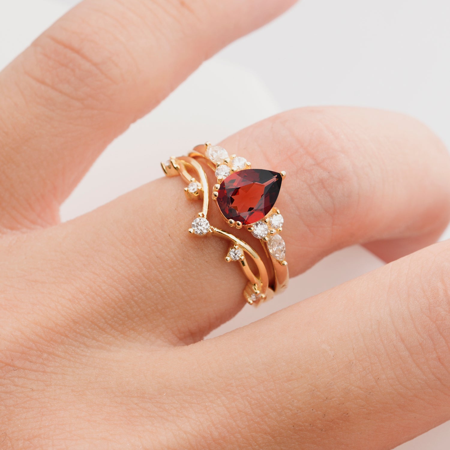 Classic Pear Cut Garnet Engagement Ring Set for Women