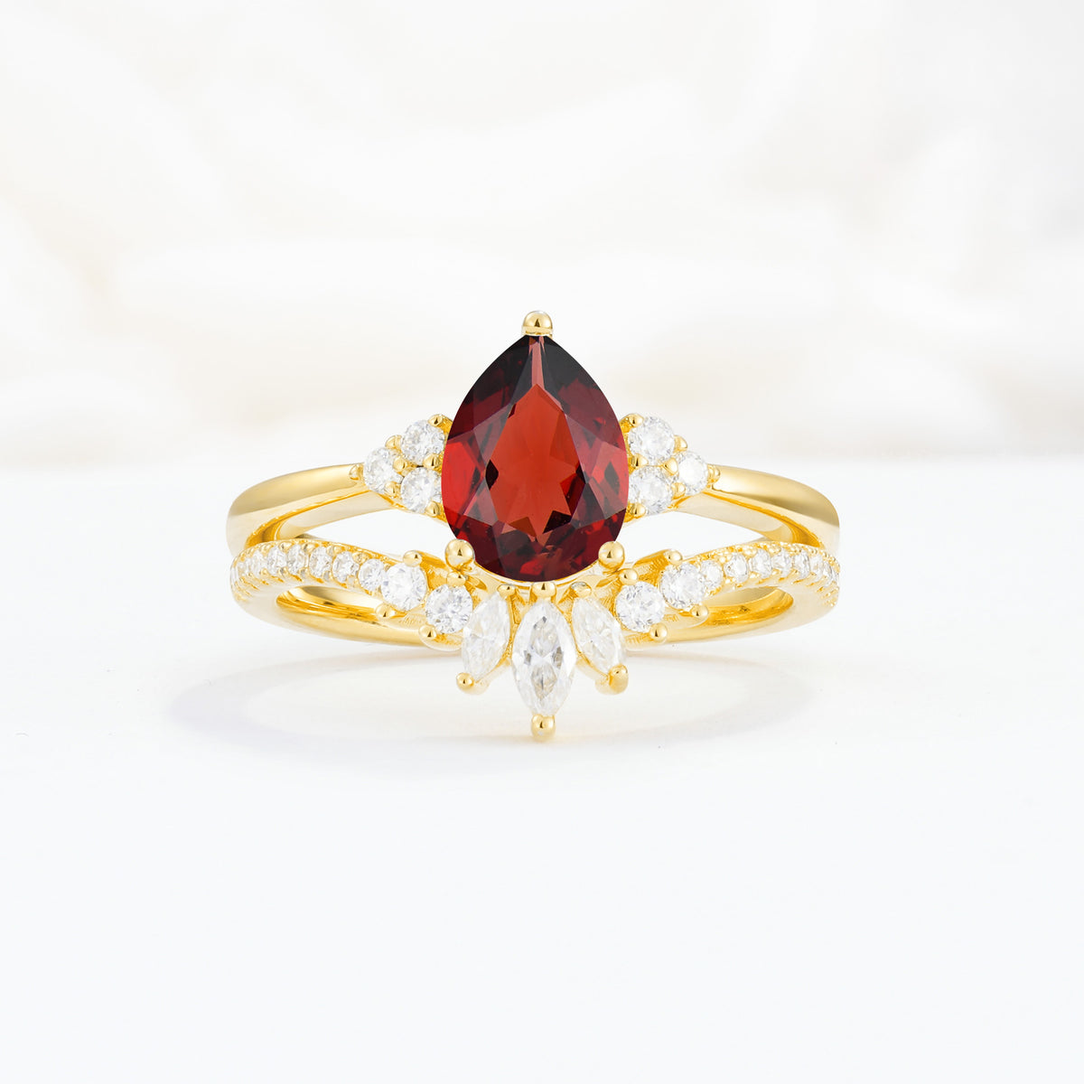 SR17115 Garnet Ring - Yellow-Gold