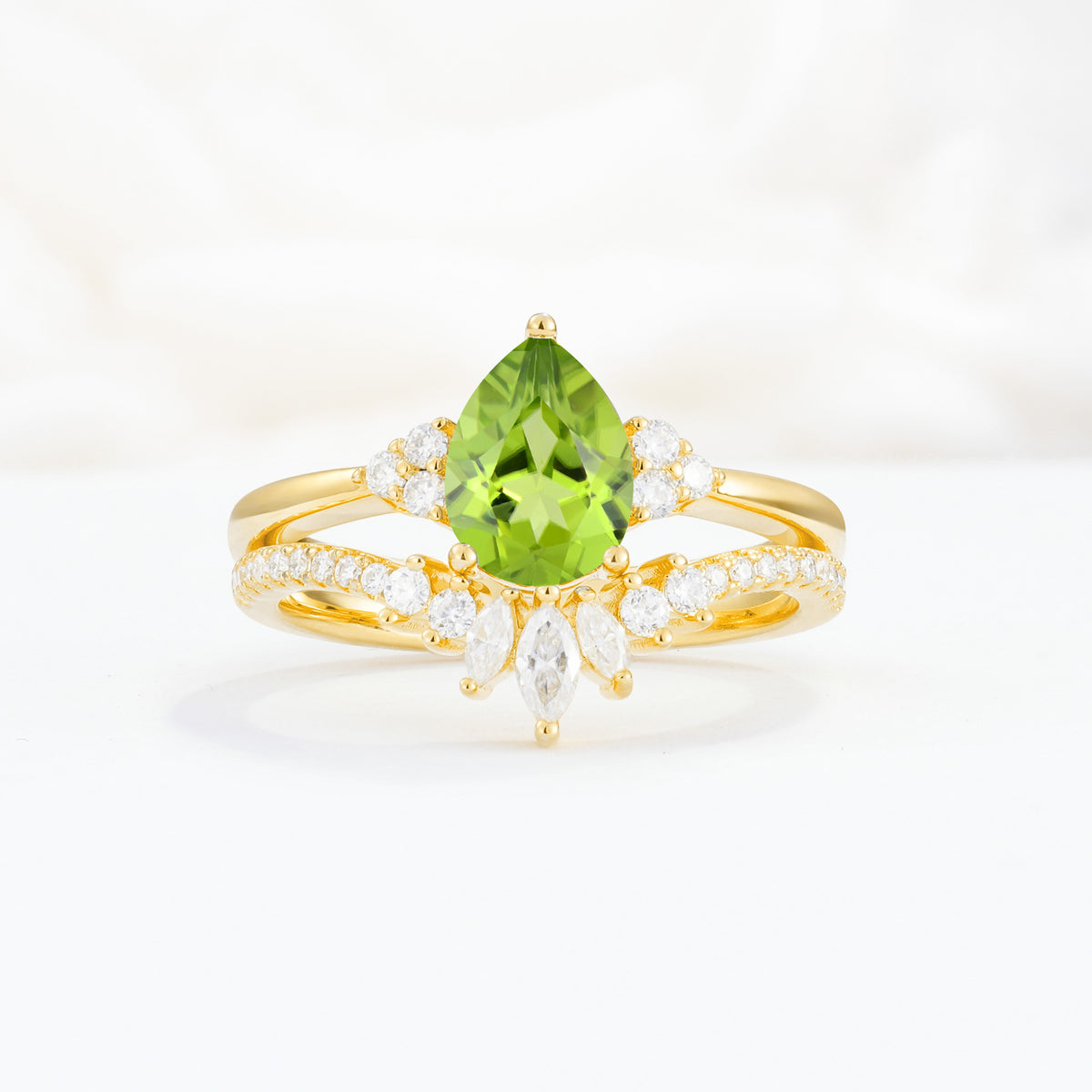 SR17115 Peridot Ring - Yellow-Gold