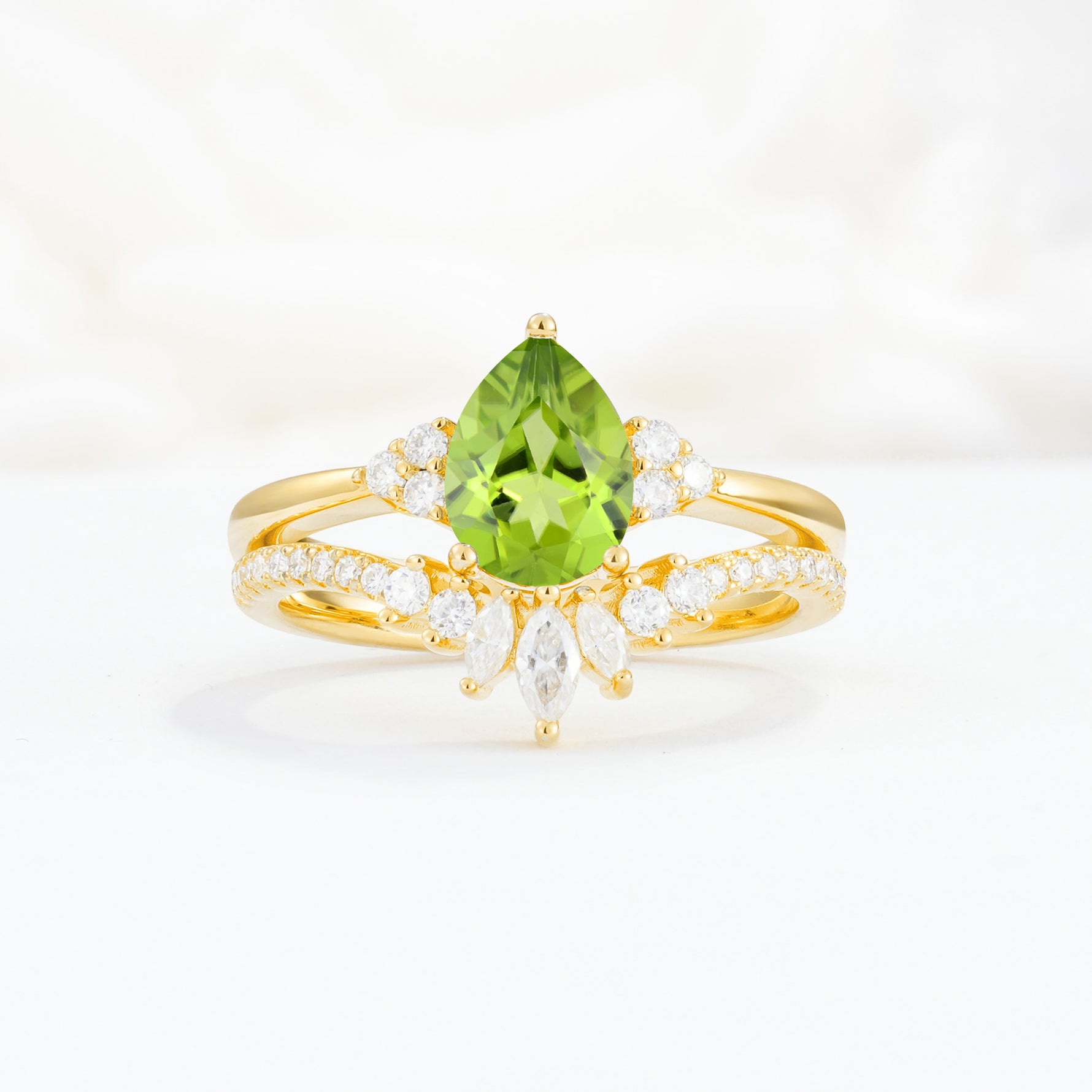 SR17115 Peridot Ring - Yellow-Gold