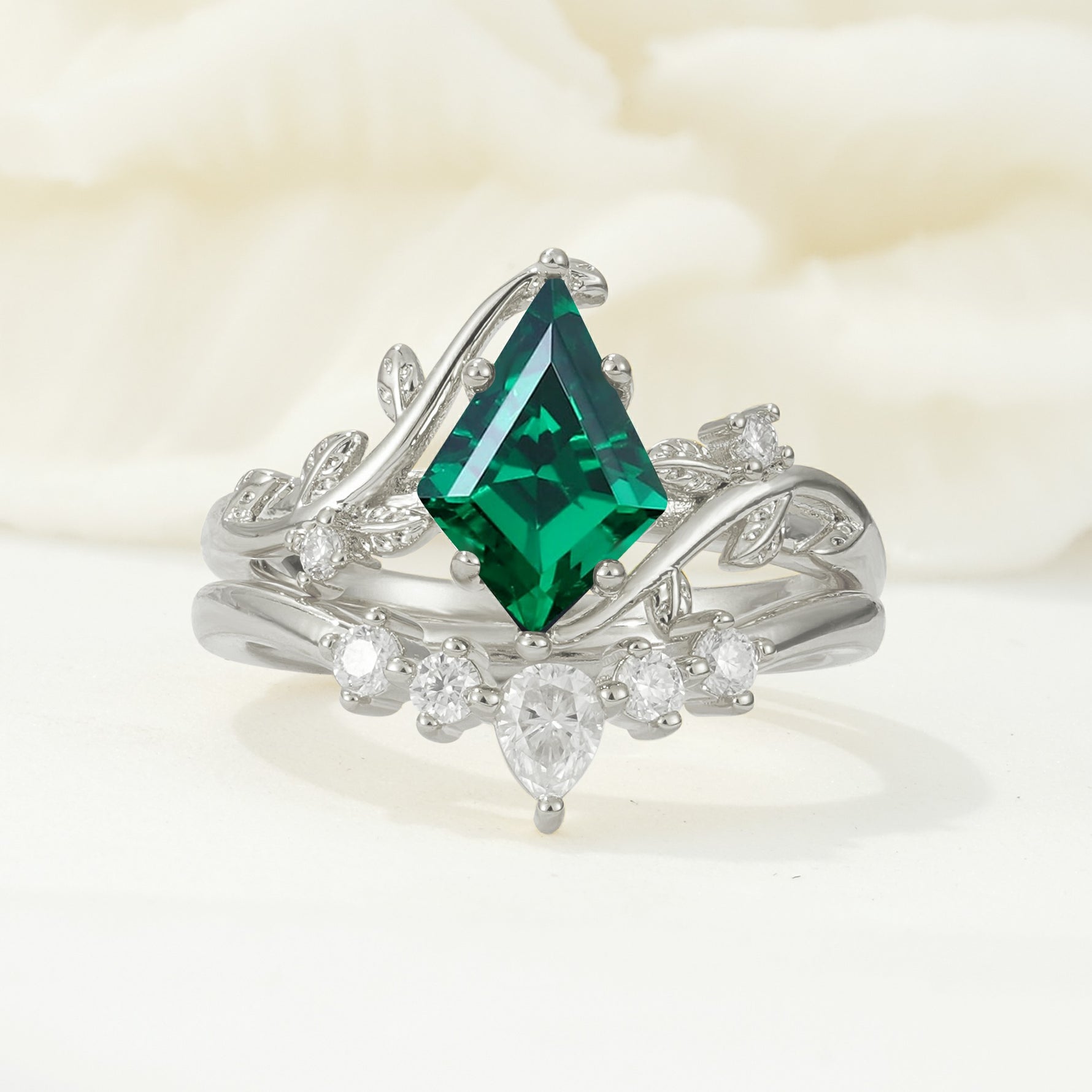 SR17116 Emerald Ring - Additional view