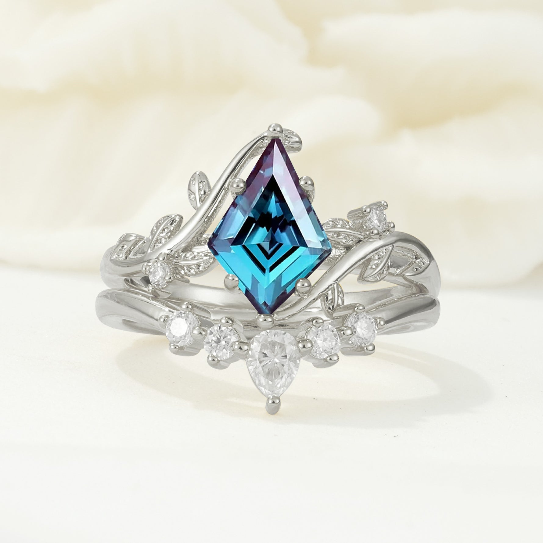 SR17116 Alexandrite Ring - Additional view