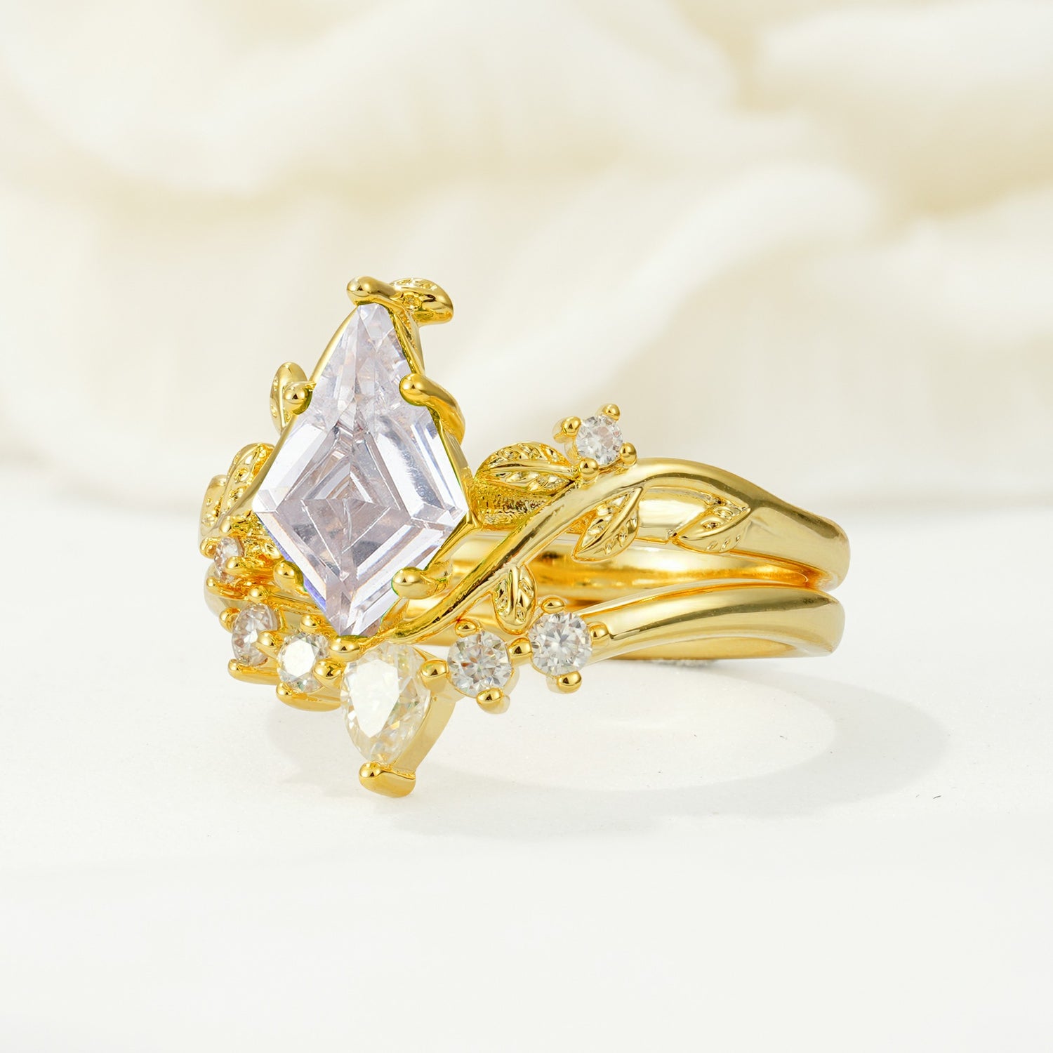 SR17116 Moissanite Ring - White-Gold
