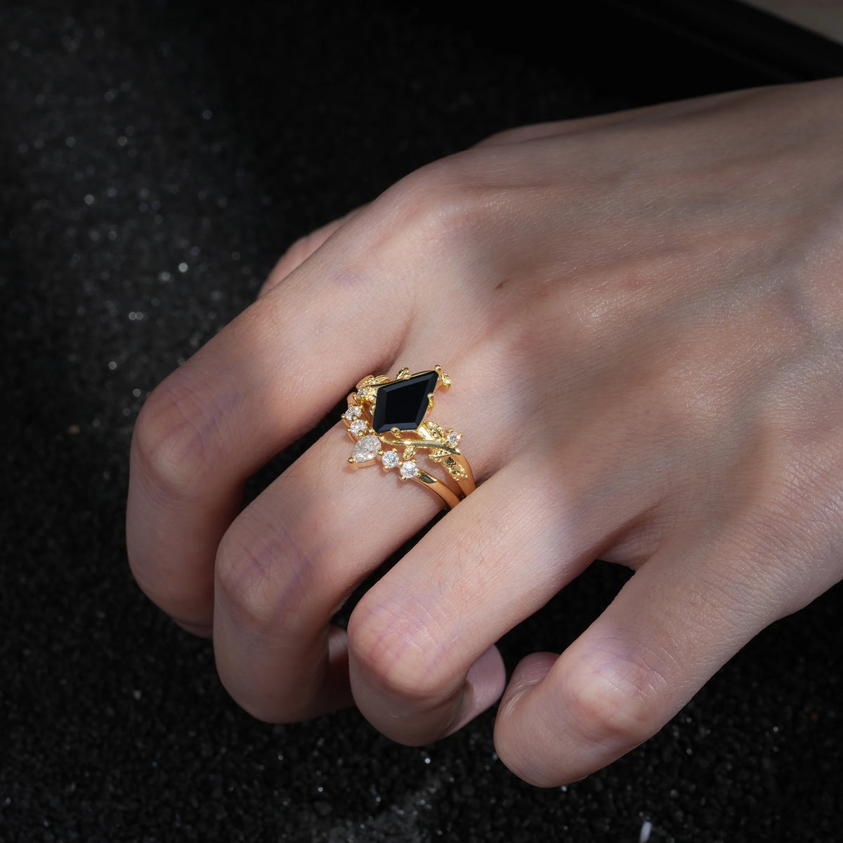 Kite-Cut Nature-Inspired Black Onyx Bridal Ring Set