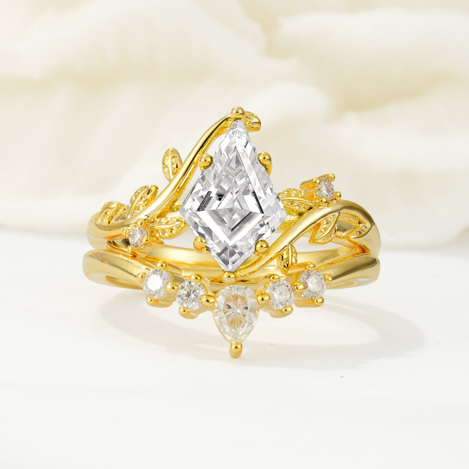 Nature-Inspired Kite-Cut Lab Diamond Ring Bridal Ring Set