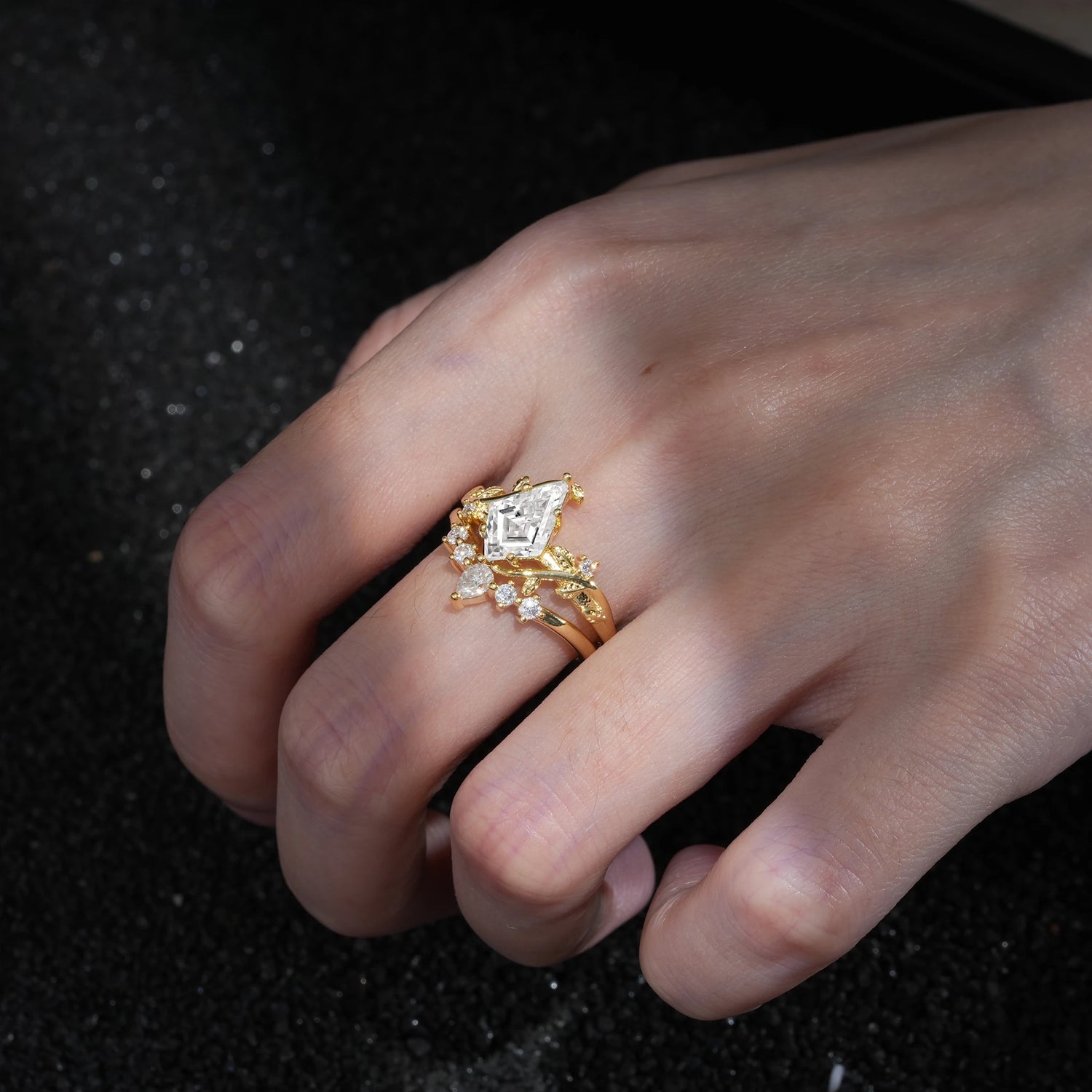 Kite-Cut Nature-Inspired Lab Diamond Ring Bridal Ring Set