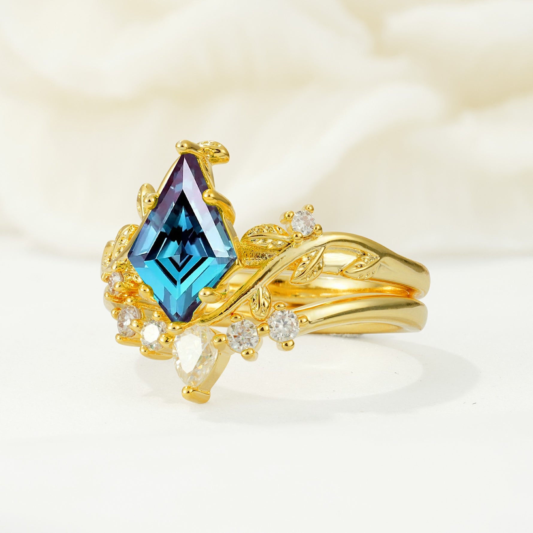 SR17116 Alexandrite Ring - White-Gold