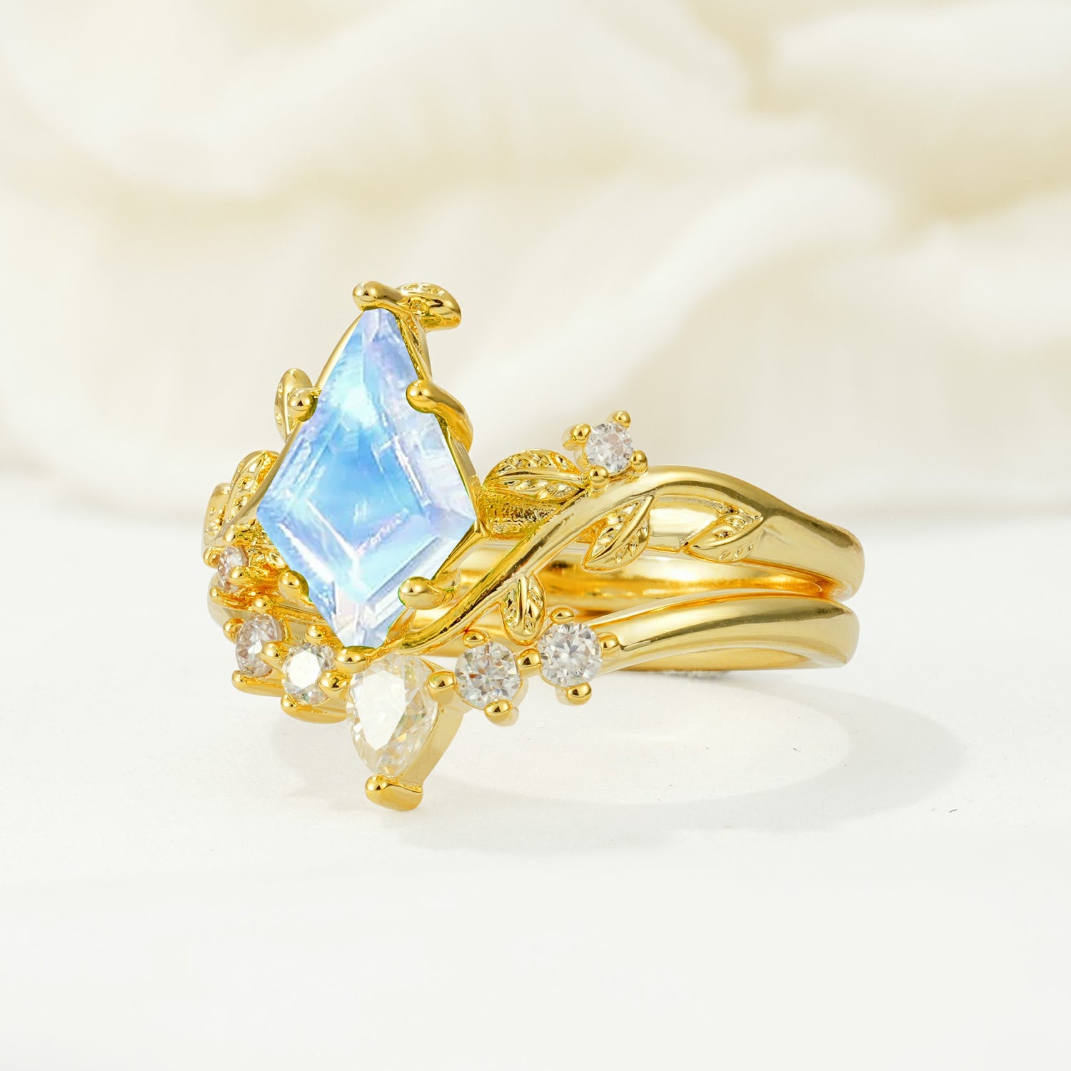 SR17116 Moonstone Ring - White-Gold