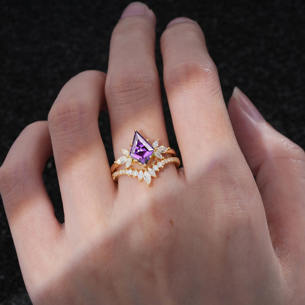 Classic Luxury Kite-Cut Amethyst Bridal Ring Set