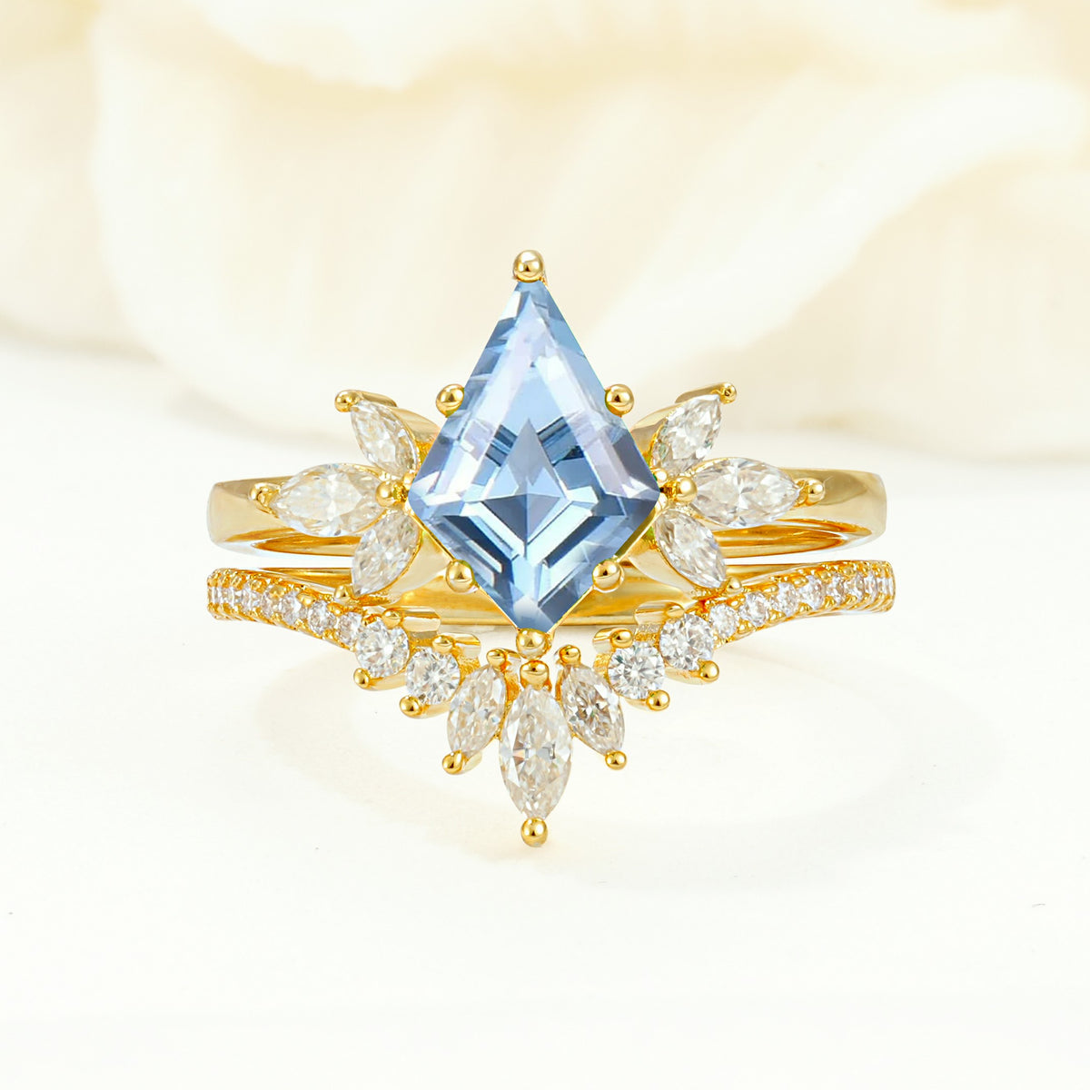 SR17117 Aquamarine Ring - Yellow-Gold