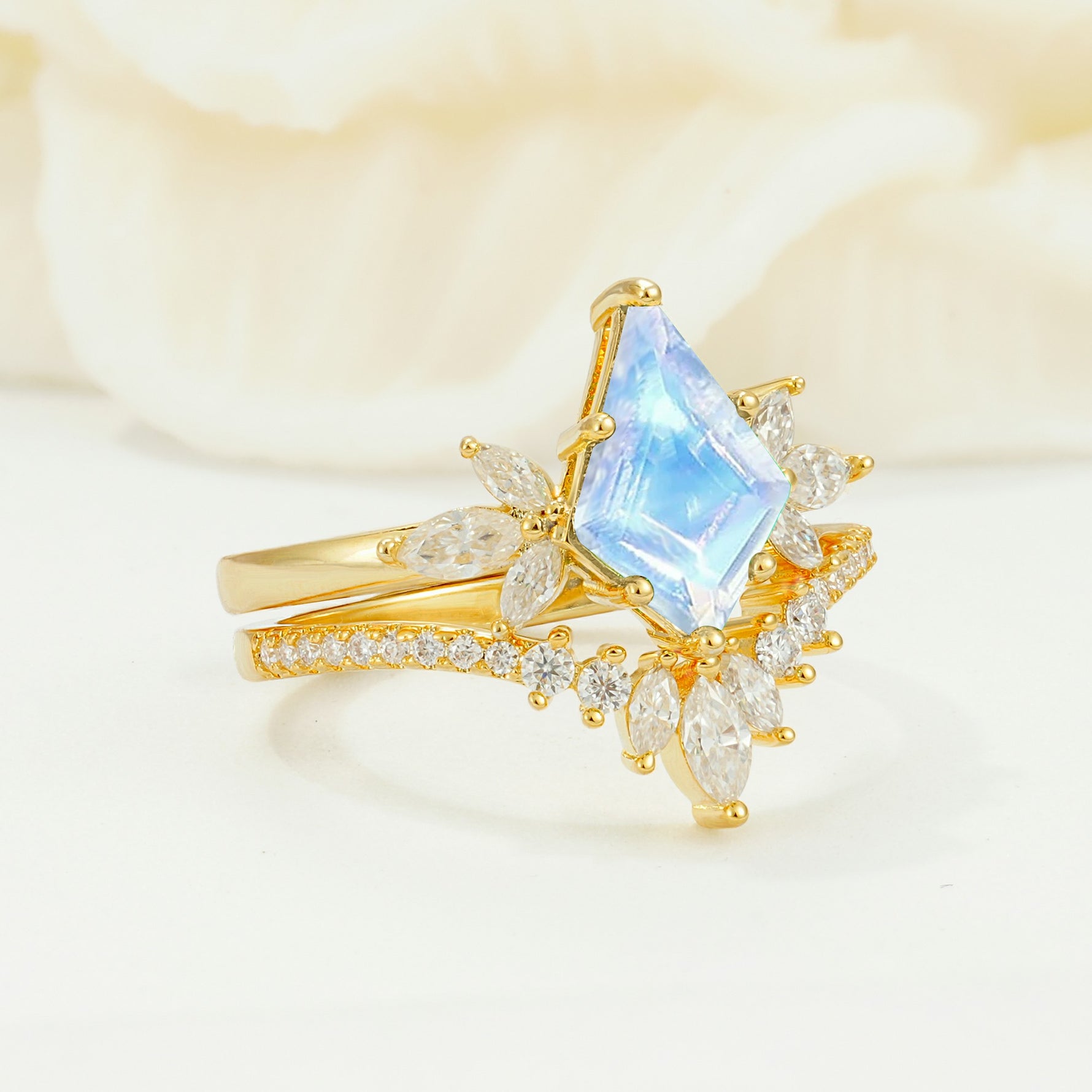 SR17117 Moonstone Ring - White-Gold