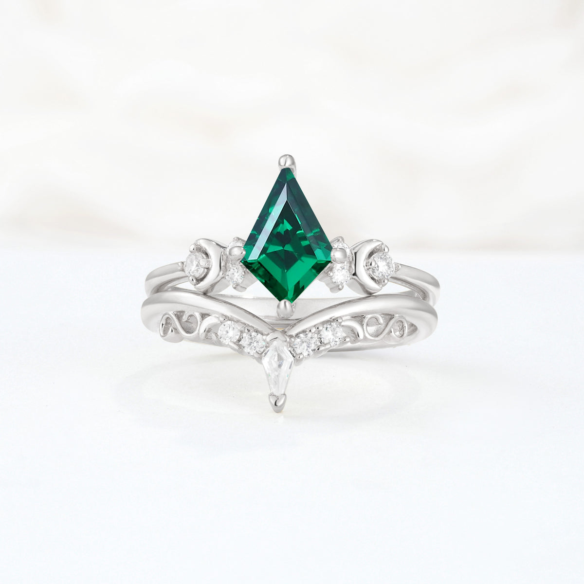 SR17118 Emerald Ring - Additional view