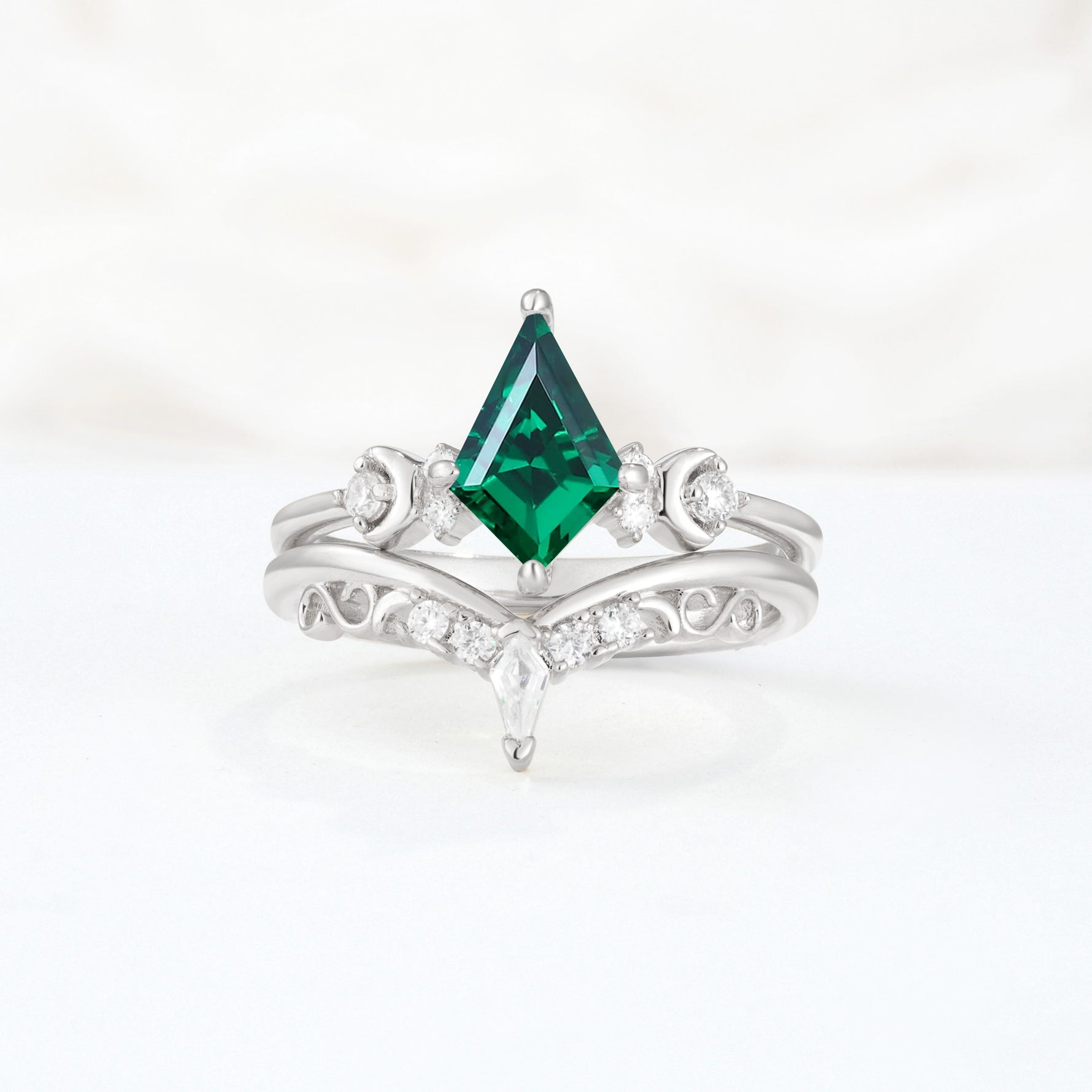 SR17118 Emerald Ring - Additional view